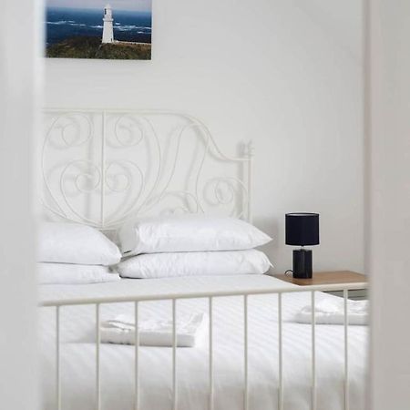 Вилла Modern Newly Refurbished House 10 Minute Walk From Лехинч Экстерьер фото