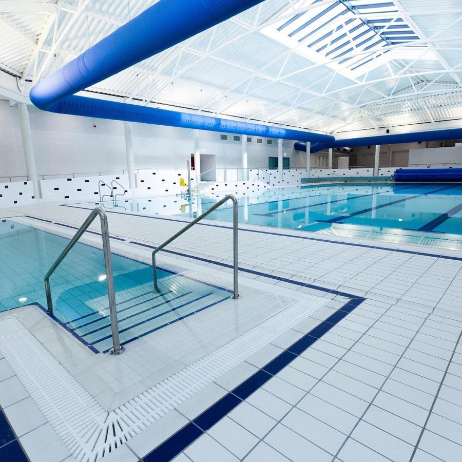 Вилла Modern Newly Refurbished House 10 Minute Walk From Лехинч Экстерьер фото