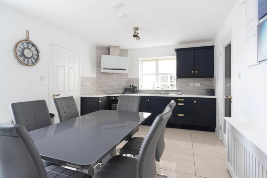 Вилла Modern Newly Refurbished House 10 Minute Walk From Лехинч Экстерьер фото